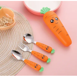 Juego de cubiertos de acero inoxidable en forma de zanahoria